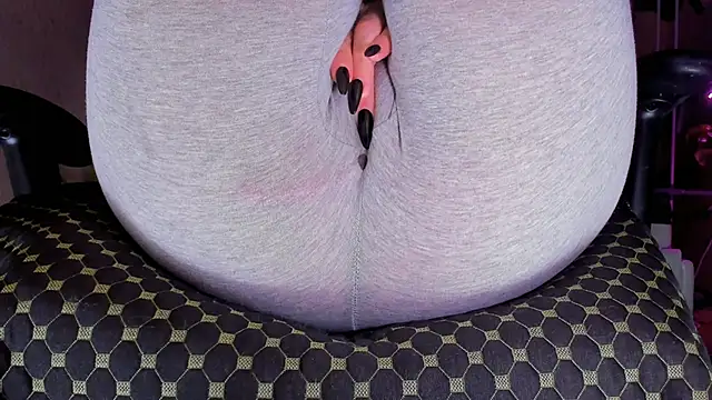 Cameltoe squirt inPants online show from 28, 10, 2025