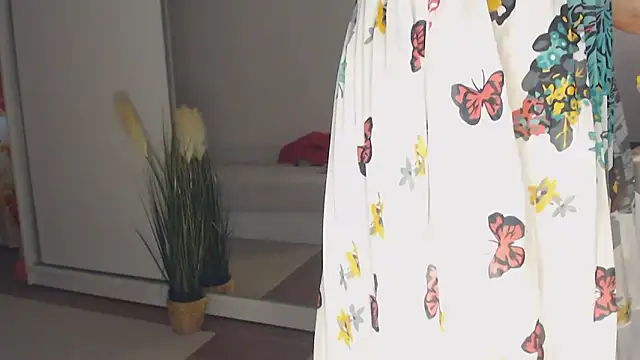 Snapshot of merlyn4 chatting on 5, 3, 2025 merlyn4 online show from 5, 3, 2025