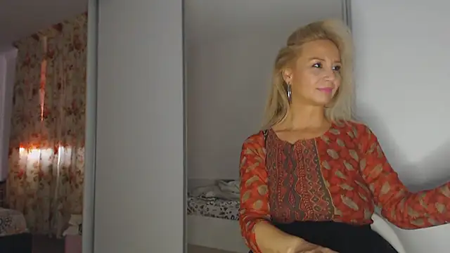 Snapshot of merlyn4 chatting on 14, 3, 2025 merlyn4 online show from 14, 3, 2025