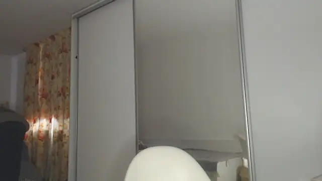 Snapshot of merlyn4 chatting on 29, 9, 2025 merlyn4 online show from 29, 9, 2025