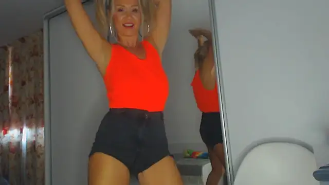 Snapshot of merlyn4 chatting on 30, 9, 2025 merlyn4 online show from 30, 9, 2025