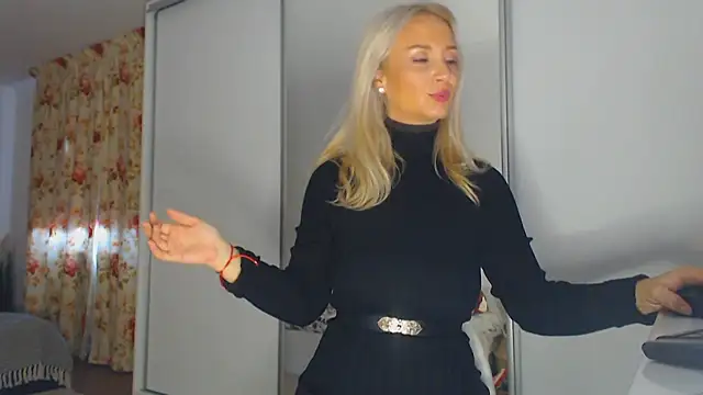 Snapshot of merlyn4 chatting on 1, 11, 2025 merlyn4 online show from 1, 11, 2025