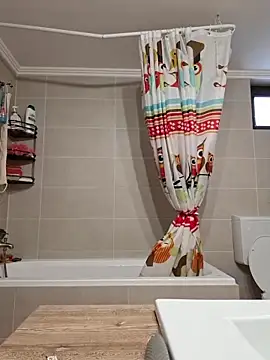 Snapshot of merlyn4 chatting on 5, 11, 2025 merlyn4 online show from 5, 11, 2025