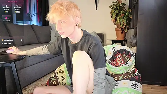 Snapshot of Your_avatar chatting on 22, 2, 2026 Your avatar online show from 22, 2, 2026