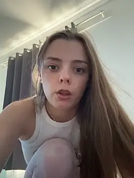 Snapshot of cutietootie02 chatting on 1, 8, 2026 cutietootie02 online show from 1, 8, 2026