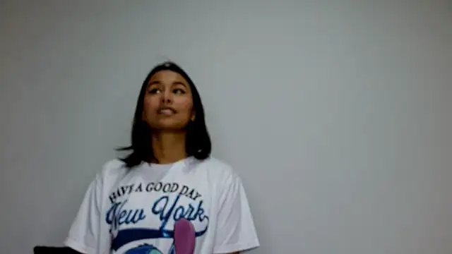 Snapshot of Gia_Lee chatting on 8, 10, 2025 Gia Lee online show from 8, 10, 2025
