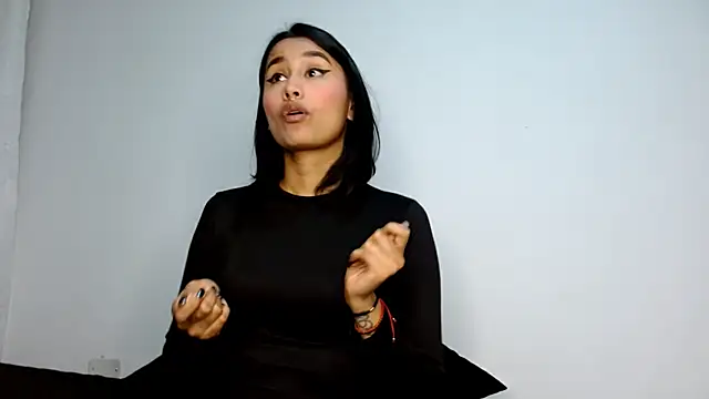 Snapshot of Gia_Lee chatting on 11, 10, 2025 Gia Lee online show from 11, 10, 2025