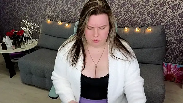Snapshot of Lillit__ chatting on 30, 9, 2025 Lillit online show from 30, 9, 2025