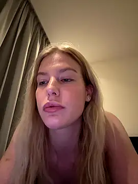 Snapshot of Chloemillerrxx chatting on 1, 10, 2025 Chloemillerrxx online show from 1, 10, 2025