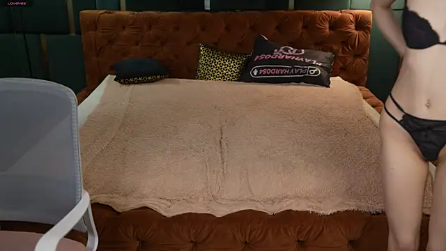 Naomi 054 online show from 10, 11, 2025