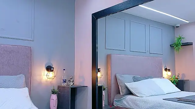 Camila Hill  online show from 23, 4, 2026