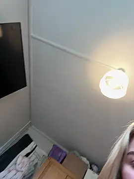 Layla 20  online show from 27, 11, 2025