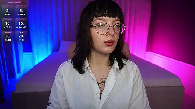 Pixie Peachh online show from 7, 10, 2025