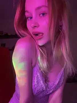 Snapshot of OctaviaJoy chatting on 16, 10, 2025 OctaviaJoy online show from 16, 10, 2025