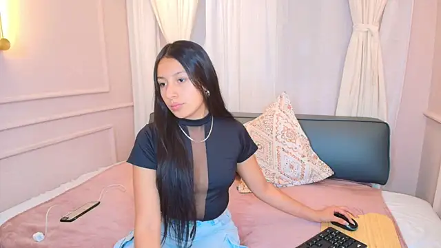 Nahomi key  online show from 15, 10, 2025