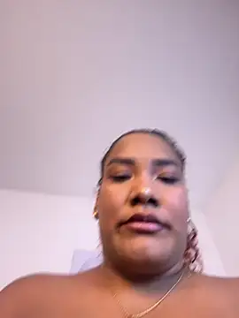 Snapshot of anailynn chatting on 20, 10, 2025 anailynn online show from 20, 10, 2025