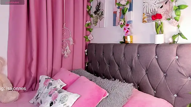 isajonnes18 online show from 16, 4, 2026