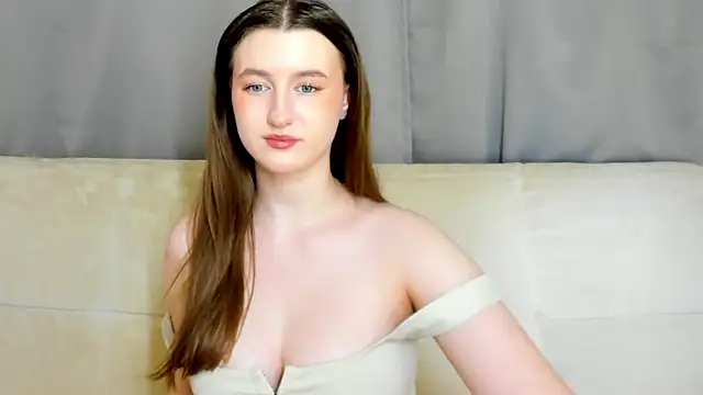 Snapshot of MissFoxy_Ti chatting on 10, 11, 2025 MissFoxy Ti online show from 10, 11, 2025