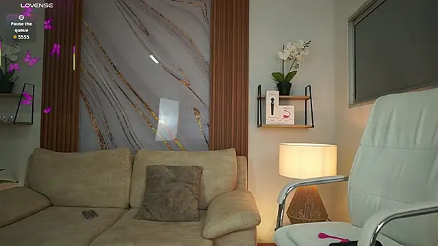 MilaCrave online show from 11, 10, 2025