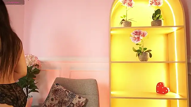 MilaCrave online show from 6, 3, 2026