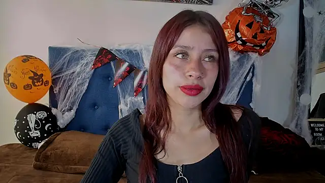 Snapshot of Sofiia_Tay chatting on 22, 10, 2025 Sofiia Tay online show from 22, 10, 2025