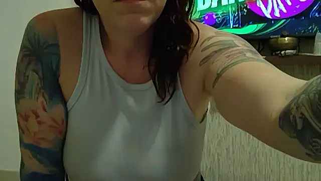 Island Siren online show from 17, 10, 2025