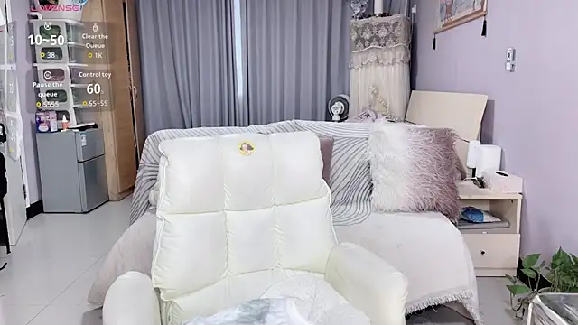 Snapshot of Y2Luvk chatting on 14, 10, 2025 Y2Luvk online show from 14, 10, 2025