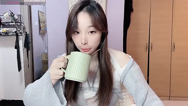 Snapshot of Y2Luvk chatting on 10, 11, 2025 Y2Luvk online show from 10, 11, 2025