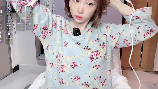 Snapshot of Y2Luvk chatting on 13, 12, 2025 Y2Luvk online show from 13, 12, 2025