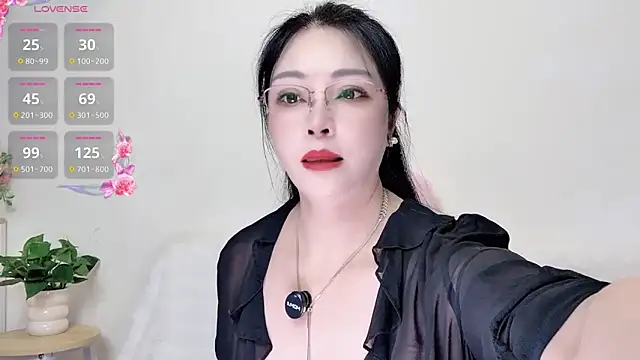 Snapshot of Hua_Hua_0 chatting on 9, 9, 2025 Hua Hua 0 online show from 9, 9, 2025