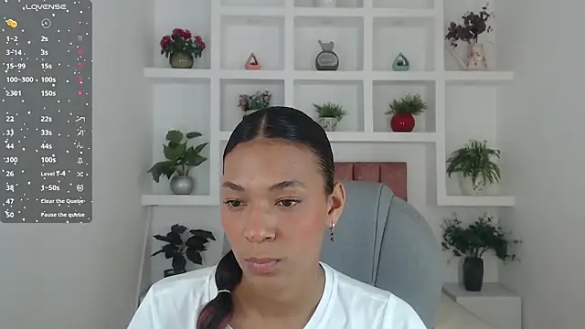 SarayVega  online show from 25, 11, 2025