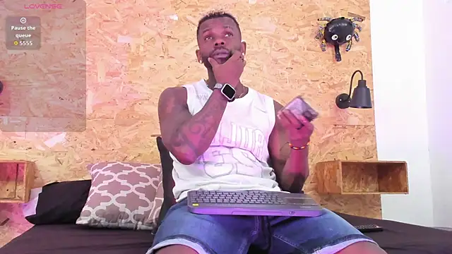 santiblack7 online show from 15, 11, 2025