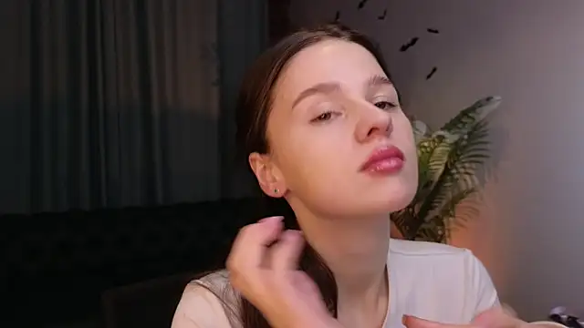 Olivia Farrell online show from 31, 10, 2025