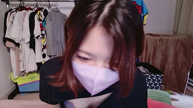 Azusa DoMybest online show from 24, 4, 2026