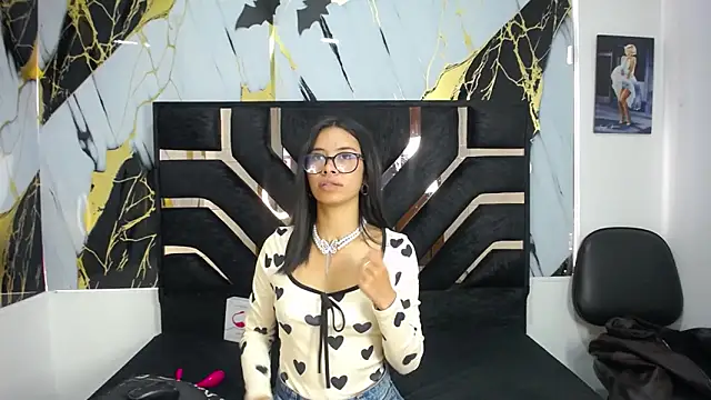 Miahotcs1 online show from 10, 2, 2026