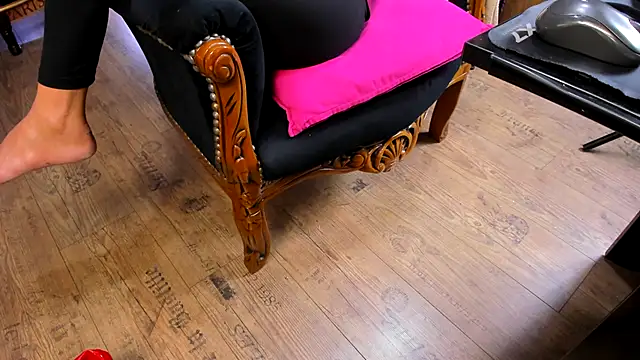 TaylorGrace online show from 17, 10, 2025