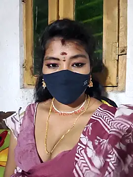 Snapshot of srav43 chatting on 7, 10, 2025 srav43 online show from 7, 10, 2025