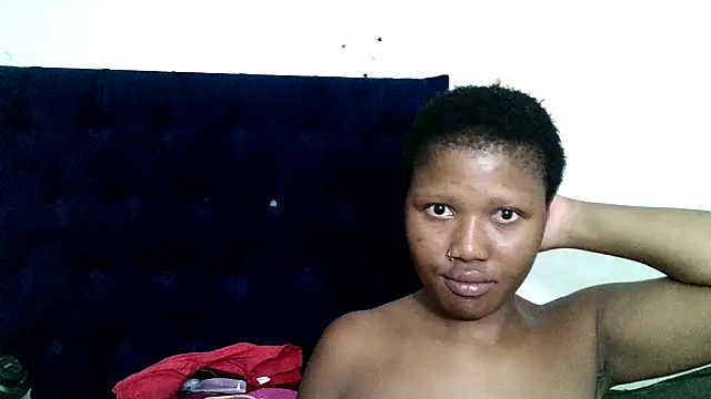 BUNNYCHOWX28 online show from 11, 1, 2026