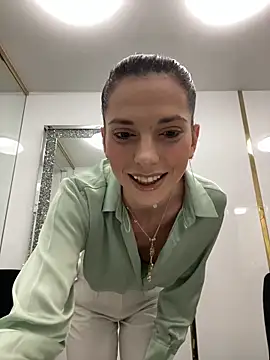 EllyLynn online show from 4, 4, 2026