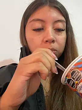 Sara-cooper2 online show from 1, 4, 2026