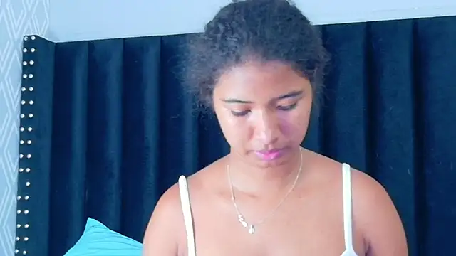 Snapshot of shyblacksweetiee chatting on 26, 4, 2026 shyblacksweetiee online show from 26, 4, 2026