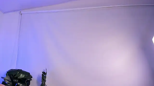 Snapshot of Nicolle_Evanss_ chatting on 10, 9, 2025 Nicolle Evanss online show from 10, 9, 2025