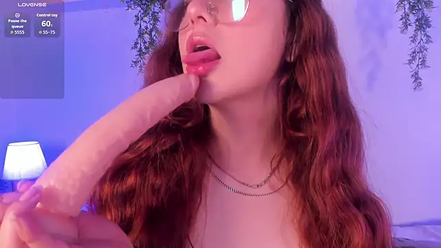 Snapshot of Nicolle_Evanss_ chatting on 14, 11, 2025 Nicolle Evanss online show from 14, 11, 2025