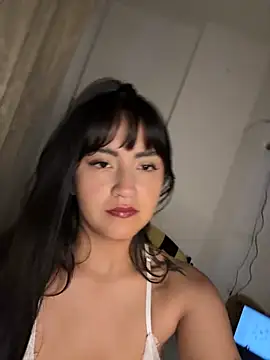 Snapshot of _Layla69_ chatting on 21, 10, 2025 Layla69 online show from 21, 10, 2025