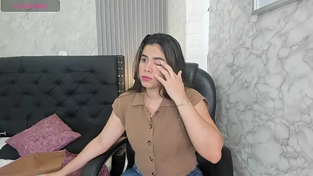 Snapshot of alicy__torres chatting on 7, 5, 2026 alicy torres online show from 7, 5, 2026