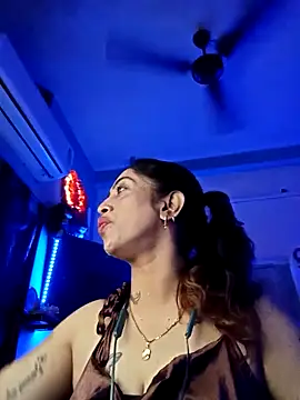 Snapshot of Love_Beauty01 chatting on 8, 2, 2026 Love Beauty01 online show from 8, 2, 2026