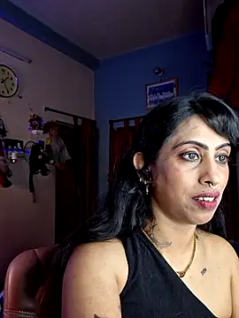 Snapshot of Love_Beauty01 chatting on 19, 4, 2026 Love Beauty01 online show from 19, 4, 2026