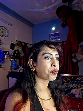 Snapshot of Love_Beauty01 chatting on 27, 6, 2026 Love Beauty01 online show from 27, 6, 2026