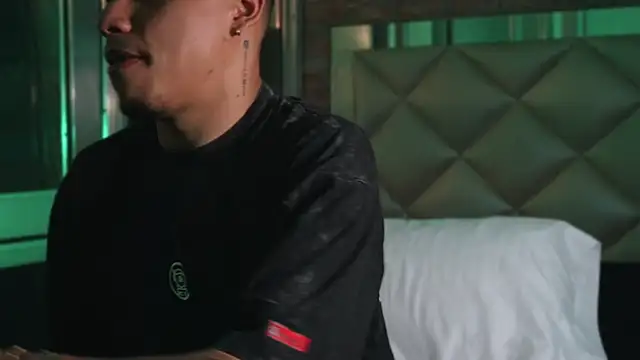 AlphaMasterXxx online show from 13, 4, 2026