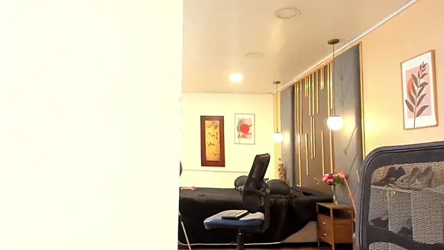 OliviGrace online show from 6, 3, 2026